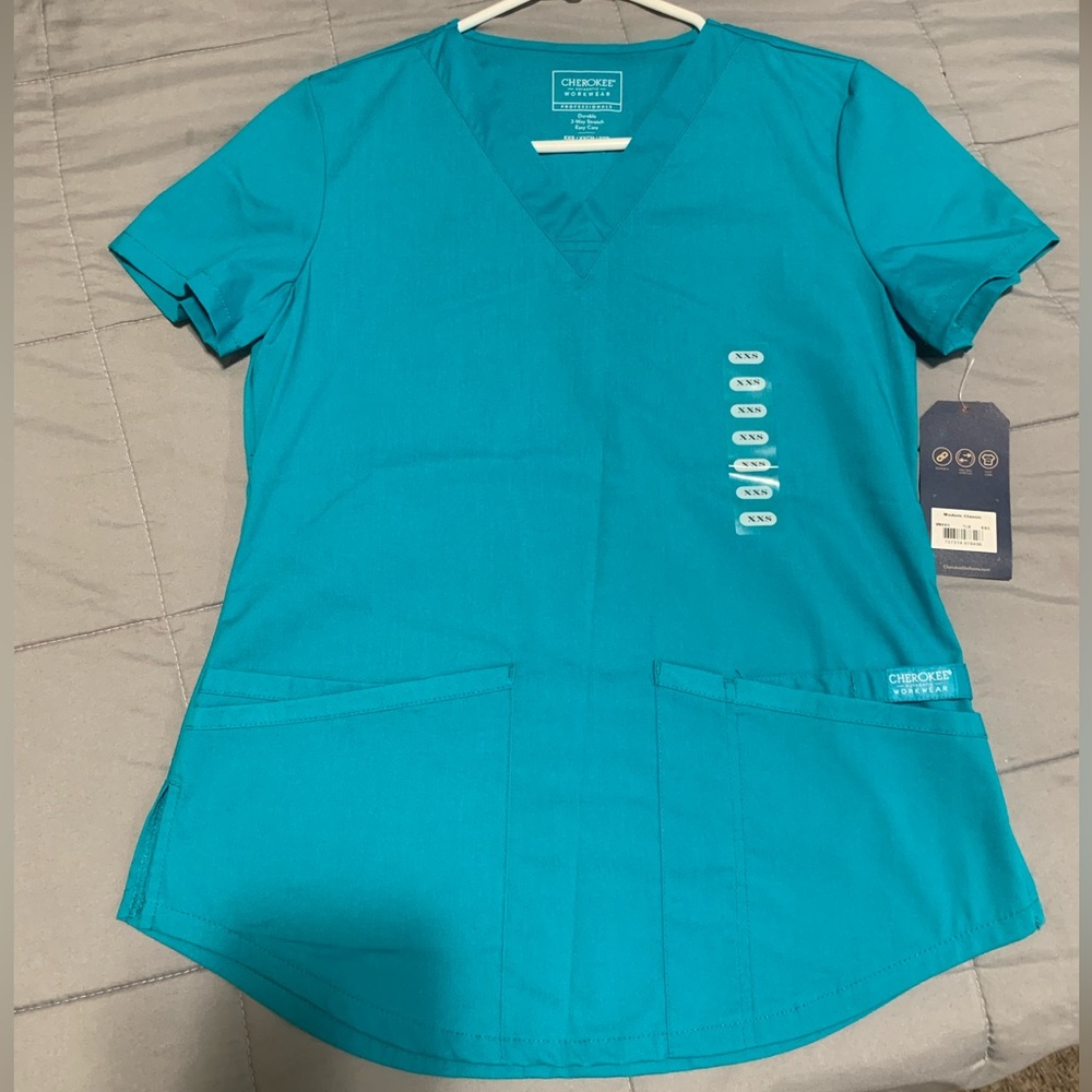 Cherokee Scrub Top - Picture 3 of 7